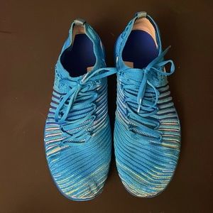Women sz 9.5 Nike Free primeknit